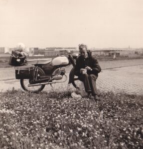 Jan de Vries met zijn trouwe kameraad