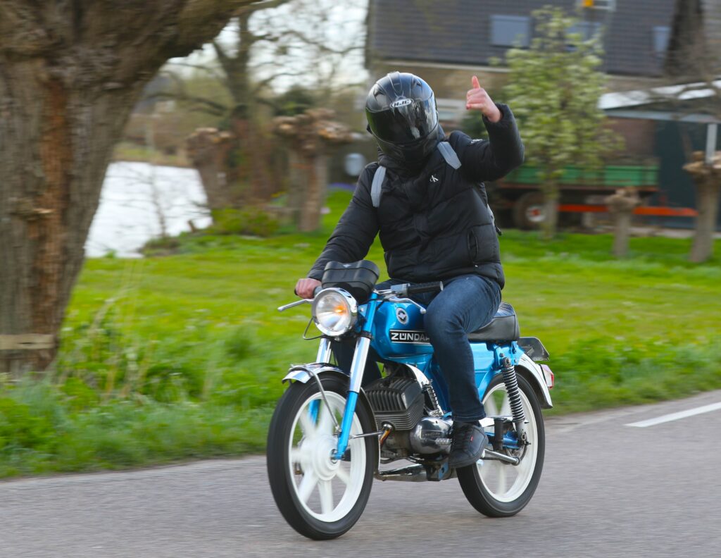 Oldtimer bromfiets plezier verankerd in de Erfgoedwet.